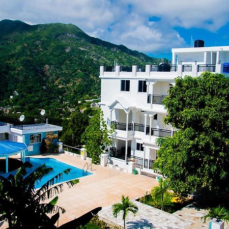 J&G Villa Hotel Cabo Haitiano Exterior foto