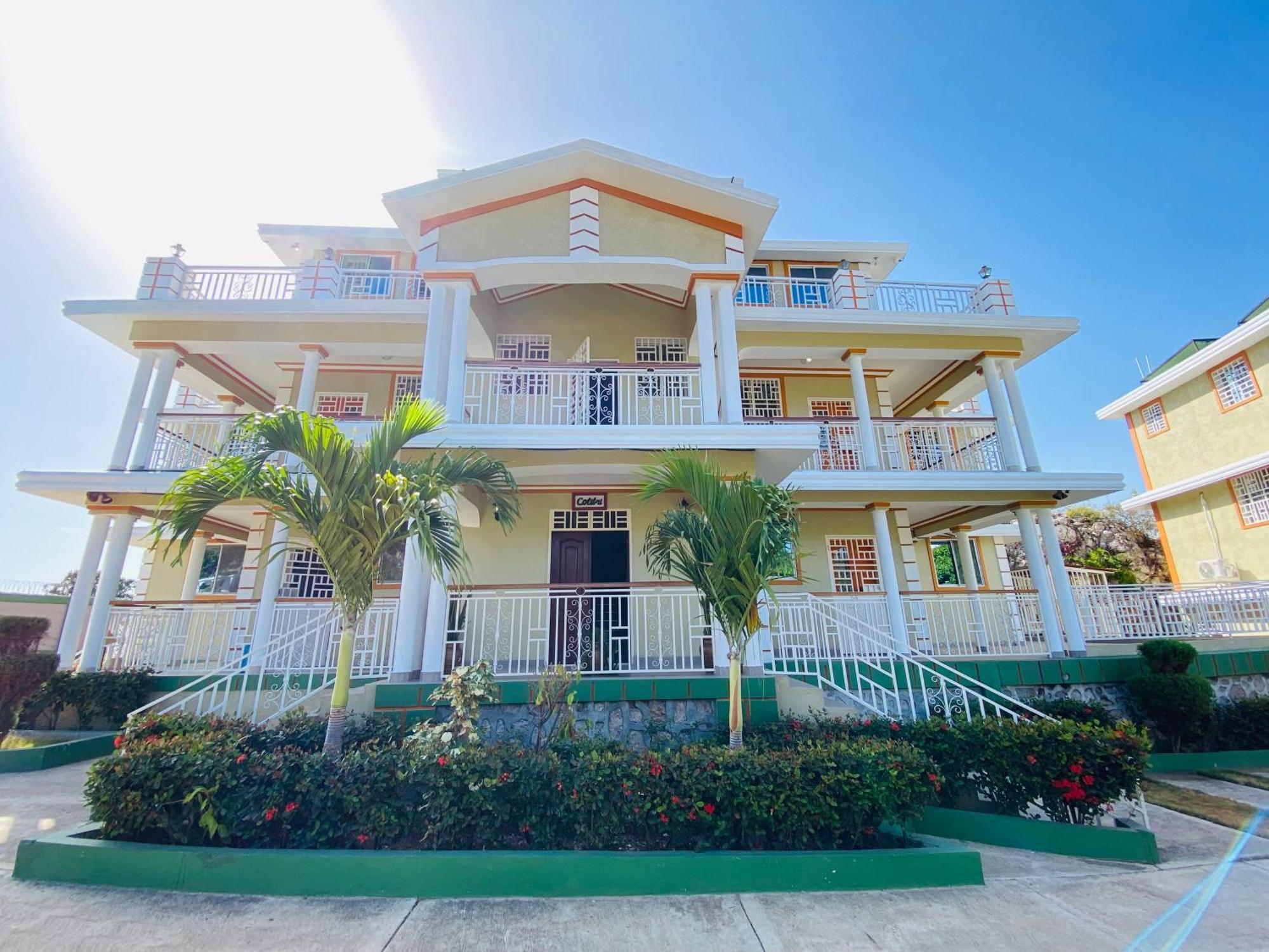 J&G Villa Hotel Cabo Haitiano Exterior foto