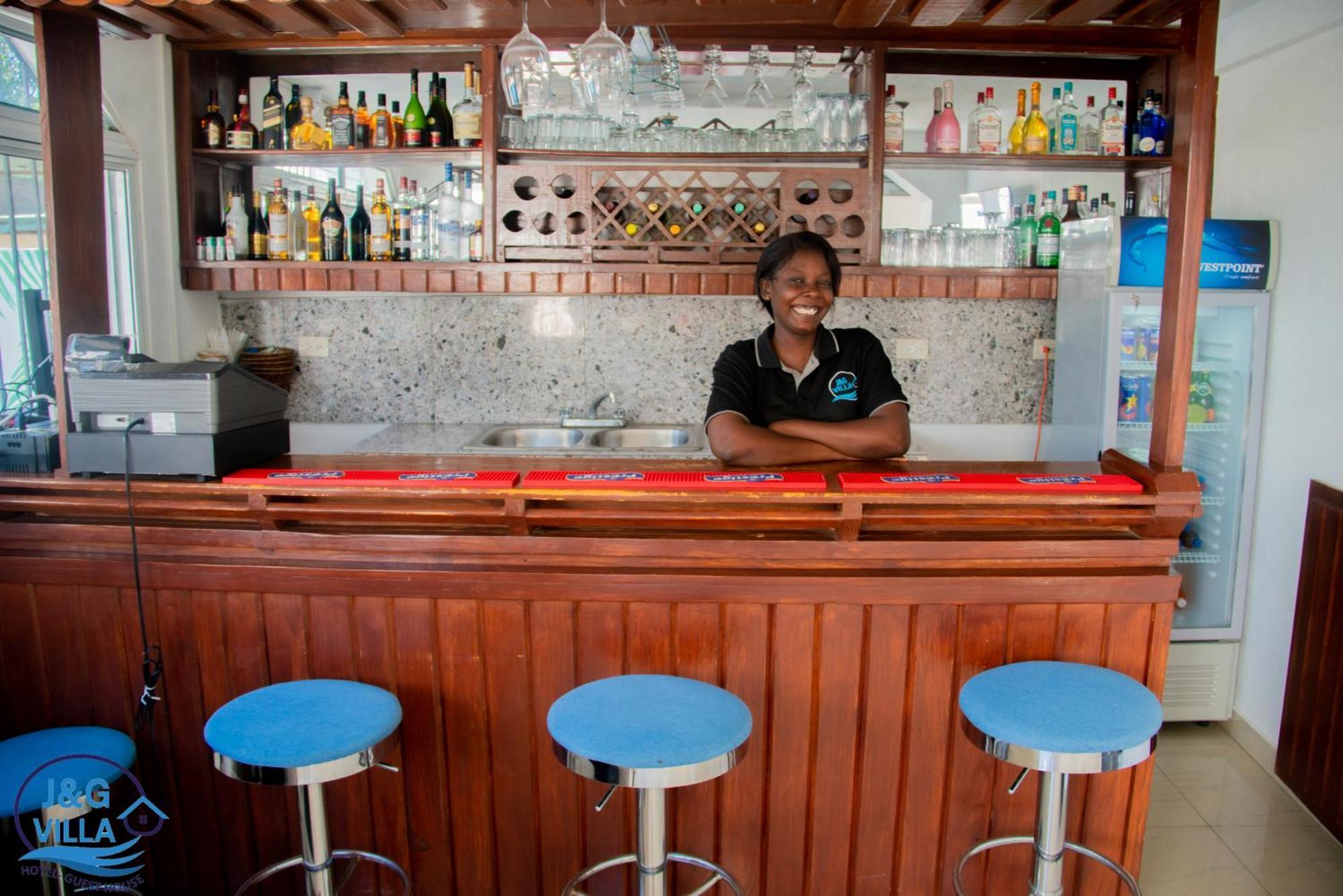J&G Villa Hotel Cabo Haitiano Exterior foto